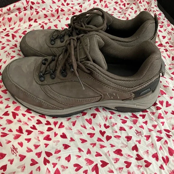 WATERPROOF New Balance Goretex shoes women 9 - Picture 13 of 15